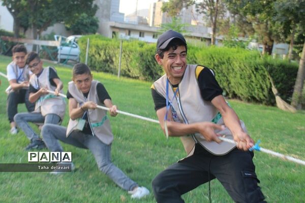 مسابقات طناب‌کشی در اردوی یاورمربیان سازمان دانش‌آموزی شهرستان‌های تهران
