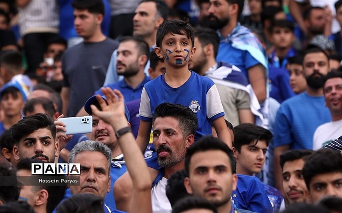 حسینی با استقلال سفید امضا کرد