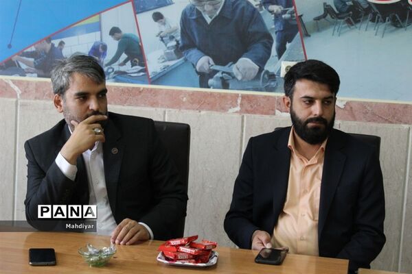 دیدار مدیرکل آموزش پرورش شهرستان‌های استان تهران با گروه جهادی وتر‌