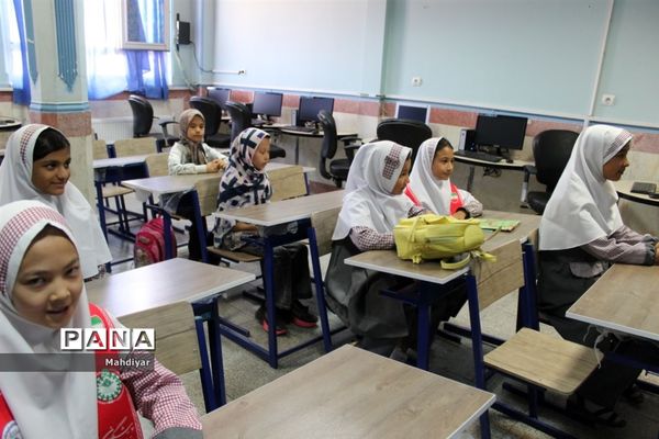 بازدید مدیرکل آموزش و پرورش شهرستان‌های تهران  از پایگاه‌های اوقات فراغت شهر جوادآباد