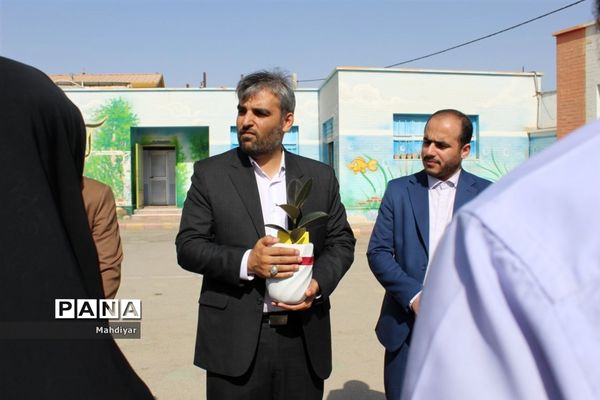 بازدید مدیرکل آموزش و پرورش شهرستان‌های تهران  از پایگاه‌های اوقات فراغت شهر جوادآباد