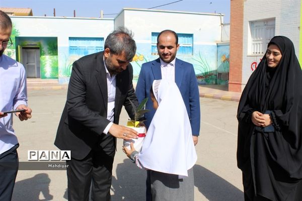 بازدید مدیرکل آموزش و پرورش شهرستان‌های تهران  از پایگاه‌های اوقات فراغت شهر جوادآباد