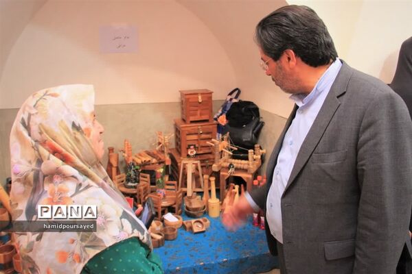 افتتاح نمایشگاه صنایع‌دستی و محصولات خانگی شهرستان ابرکوه