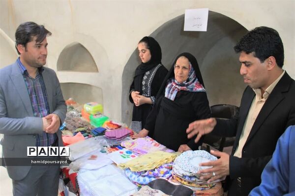 افتتاح نمایشگاه صنایع‌دستی و محصولات خانگی شهرستان ابرکوه