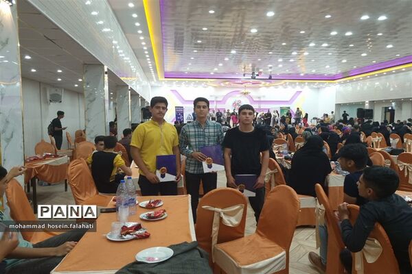کسب مقام دومی دانش‌آموزان مروستی در مسابقات استانی سازه‌های خشتی