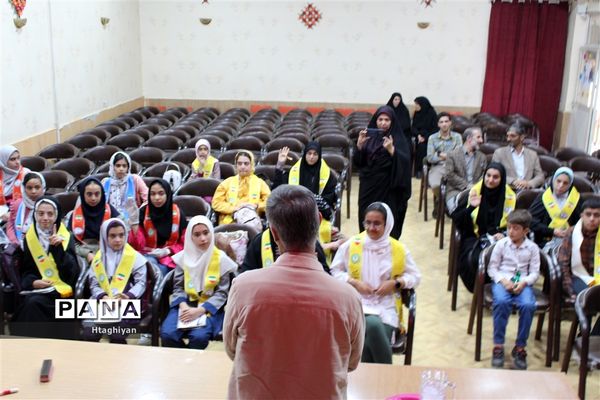 بازدیدمعاون فعالیت‌های دانش‌آموزی سازمان دانش‌آموزی کشور از پایگاه های اوقات فراغت سازمان دانش آموزی استان اصفهان