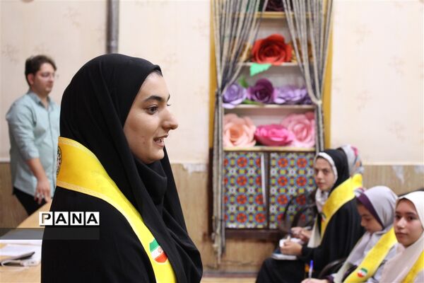 بازدیدمعاون فعالیت‌های دانش‌آموزی سازمان دانش‌آموزی کشور از پایگاه های اوقات فراغت سازمان دانش آموزی استان اصفهان