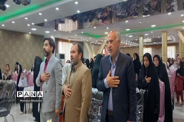 مراسم تجلیل از برگزیدگان دانش‌آموزان مقطع ابتدایی دختر کاشمر