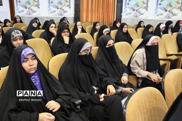 دوره توانمندسازی دست‌اندرکاران کنگره دانشجومعلمان شهید کشور در قم