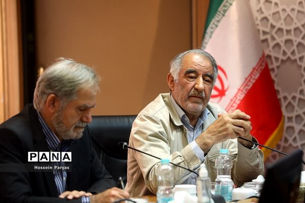 دیدار جمعی از خیرین سلامت کشور با وزیر آموزش و پرورش