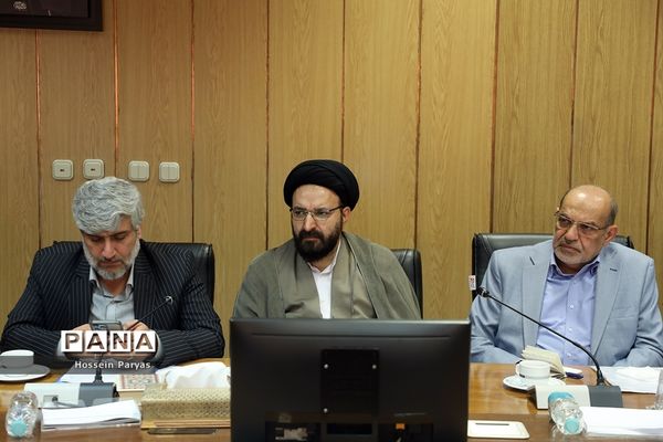 دیدار جمعی از خیرین سلامت کشور با وزیر آموزش و پرورش