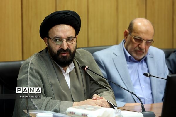 دیدار جمعی از خیرین سلامت کشور با وزیر آموزش و پرورش