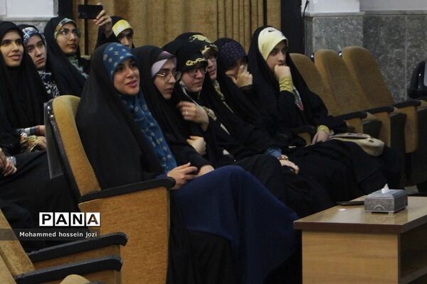رونمایی از چهار اثر هنری و رسانه‌ای در دوره توانمندسازی خادمین کنگره شهدای دانشجو معلم