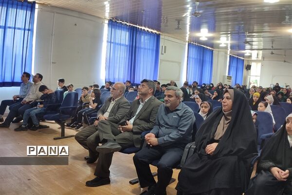 آیین تجلیل از منتخبین مسابقات قرآن، عترت و نماز در قائمشهر