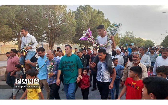 استقبال از دانش‌آموز نونهال قهرمان کشتی آسیا در فیروزه 