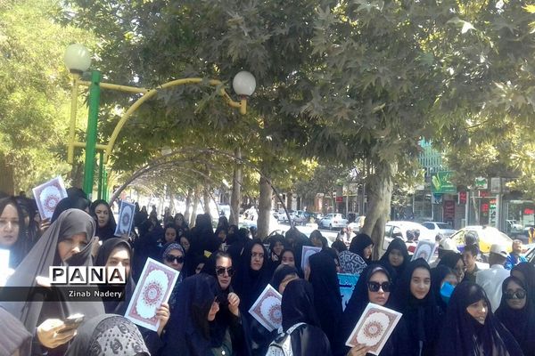 اجتماع بزرگ دانش‌آموزی عاشقان قرآن در کاشمر