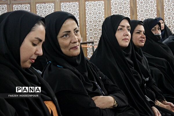 آیین تجلیل از دانش‌آموزان و فرهنگیان برگزیده مسابقات قرآنی و فرهنگی هنری بهارستان‌۲