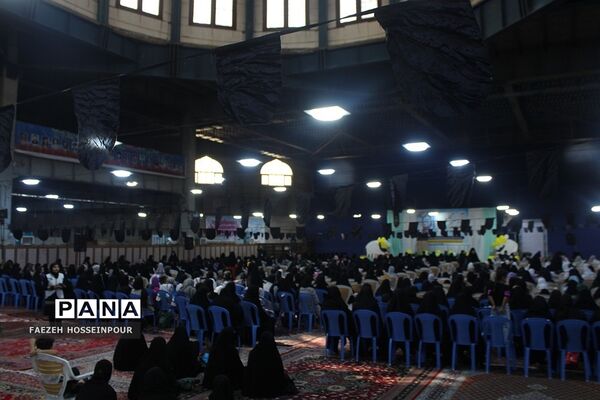 آیین تجلیل از دانش‌آموزان و فرهنگیان برگزیده مسابقات قرآنی و فرهنگی هنری بهارستان‌۲