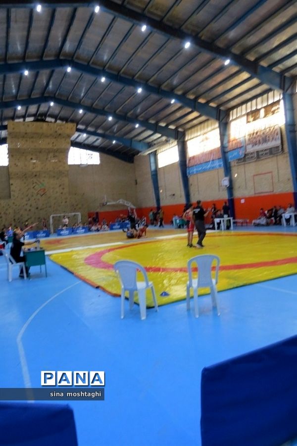 مرحله فینال رقابت‌های کشتی آزاد و فرنگی دانش‌آموزان خراسان شمالی