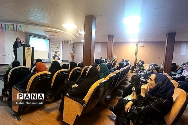 برگزاری همایش هدایت تحصیلی ویژه دانش‌آموزان پایه‌ نهم در شهرستان پیشوا