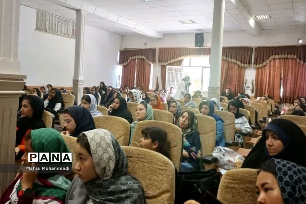 برگزاری همایش هدایت تحصیلی ویژه دانش‌آموزان پایه‌ نهم در شهرستان پیشوا