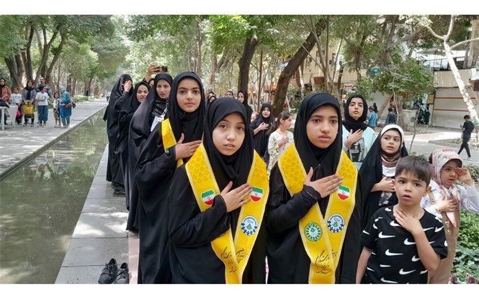 اجرای هفته چهارم طرح هفت در هفت کتابخوانی همگانی در اصفهان/فیلم