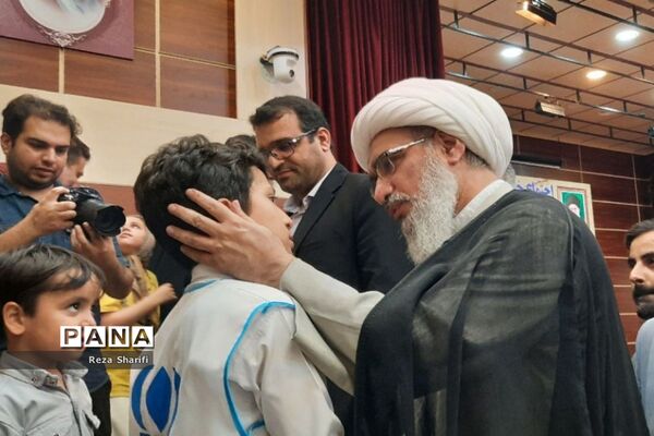 اجتماع خواهران آرمان مدافعان حریم خانواده در بوشهر
