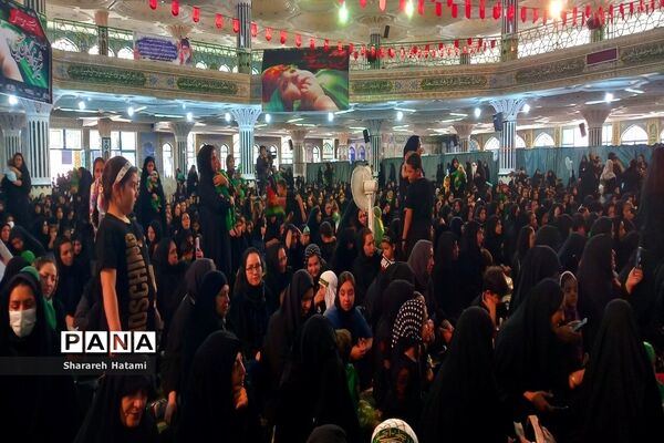 مراسم شیرخوارگان در مصلی بزرگ امام خمینی (ره) شهرکرد