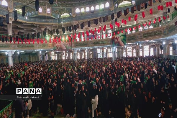 مراسم شیرخوارگان در مصلی بزرگ امام خمینی (ره) شهرکرد