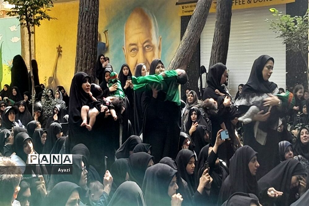مراسم شیرخوارگان حسینی در گذر فرهنگی چهارباغ اصفهان