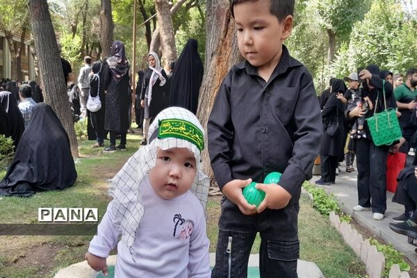 مراسم شیرخوارگان حسینی  در گذر فرهنگی چهارباغ اصفهان