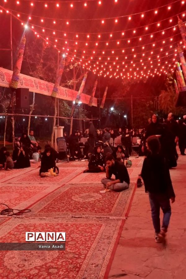 سوگواری مردم مشهد در عزای حسینی