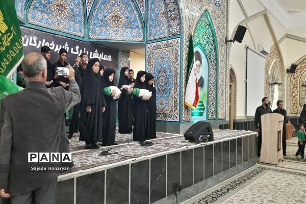 اجتماع شیرخوارگان حسینی در آرامگاه شهید مدرس (ره) کاشمر