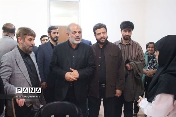 بازدید وزیر کشور از اردوی جهادی قرارگاه توانمندسازی محلات کم برخوردار در اسلامشهر
