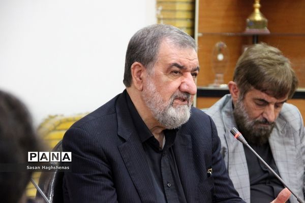 بازدید وزیر کشور از اردوی جهادی قرارگاه توانمندسازی محلات کم برخوردار در اسلامشهر