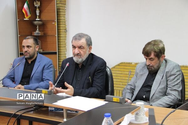 بازدید وزیر کشور از اردوی جهادی قرارگاه توانمندسازی محلات کم برخوردار در اسلامشهر
