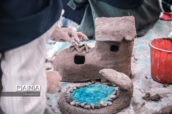 برگزاری مسابقه استانی سازه‌های خشتی و گلی در جشنواره تابستانه دانش‌آموزی ابرکوه