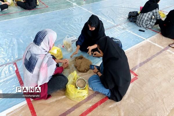 برگزاری مسابقه استانی سازه‌های خشتی و گلی در جشنواره تابستانه دانش‌آموزی ابرکوه