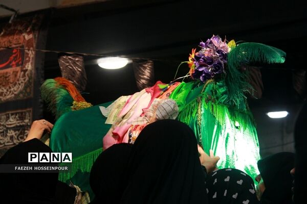 اجتماع بزرگ شیرخوارگان حسینی در بهارستان‌ دو