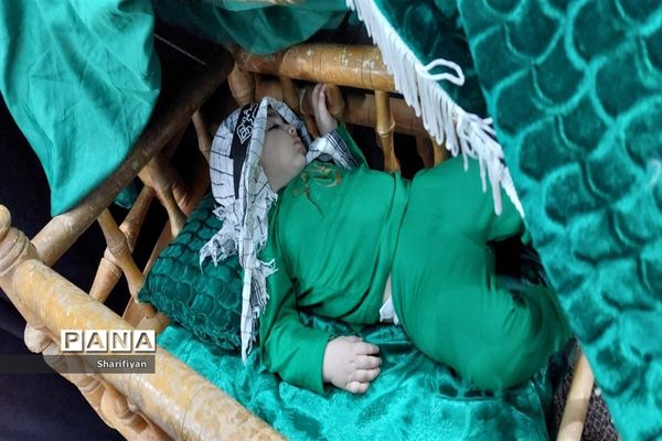 مراسم شیرخوارگان حسینی در مصلی شهر گز برخوار