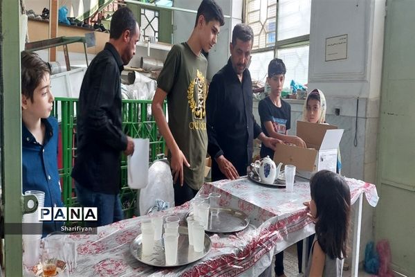 مراسم شیرخوارگان حسینی در مصلی شهر گز برخوار