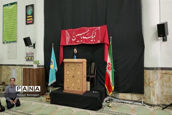 قرائت بیانیه عفاف و حجاب در نماز جمعه بافق توسط رئیس مجلس دانش‌آموزی دختران بافق