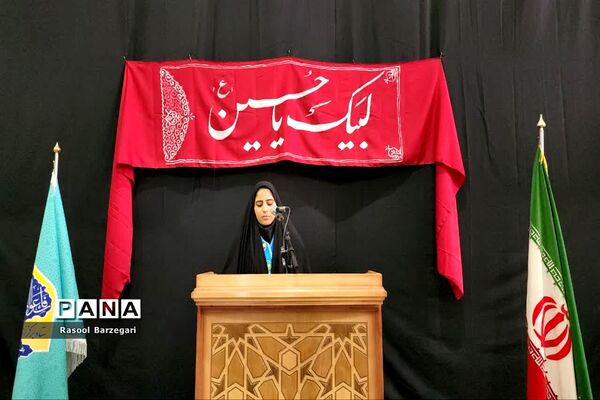 قرائت بیانیه عفاف و حجاب در نماز جمعه بافق توسط رئیس مجلس دانش‌آموزی دختران بافق