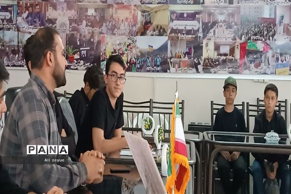 مراسم آماده‌سازی هیأت پیشتازان حسینی با حضور خبرنگاران پانا و اعضای مجلس دانش‌آموزی