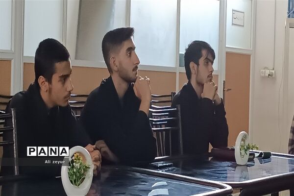 مراسم آماده‌سازی هیأت پیشتازان حسینی با حضور خبرنگاران پانا و اعضای مجلس دانش‌آموزی