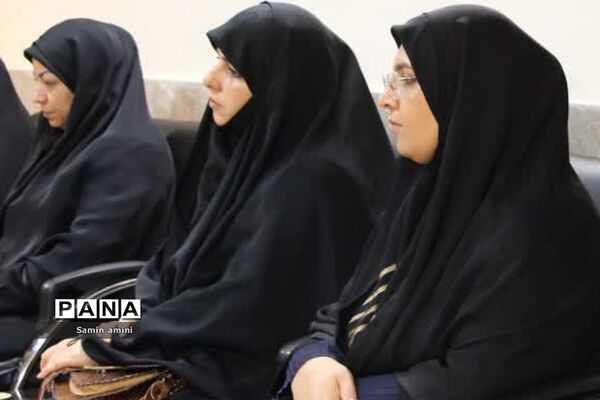 تقدیر از بانوان محجبه ورزشکار رودهن توسط امام جمعه