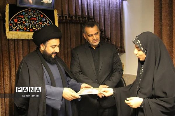 تقدیر از بانوان محجبه ورزشکار رودهن توسط امام جمعه