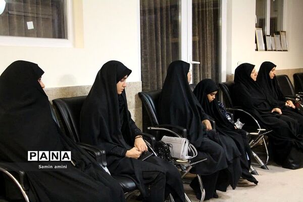 تقدیر از بانوان محجبه ورزشکار رودهن توسط امام جمعه