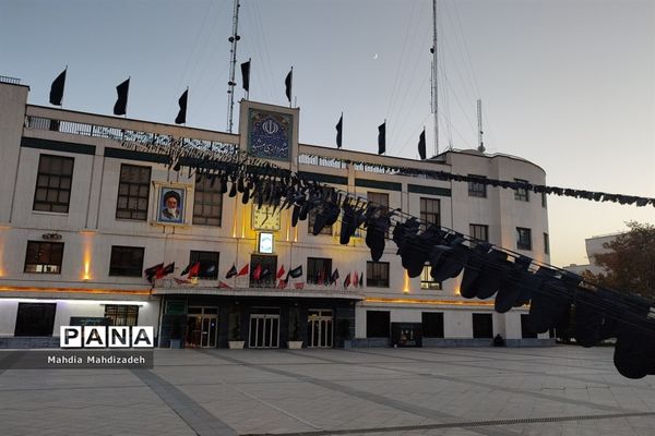 حال و هوای گلزار شهدای گمنام مشهد مقدس در ماه عزای اشرف اولاد آدم