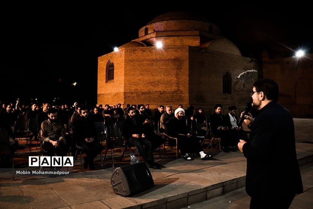 مراسم سوگواری اباعبدالله الحسین (ع) در مسجد کبود تبریز